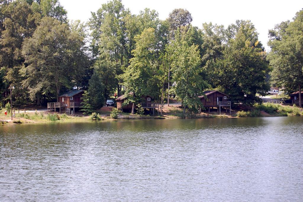 Forest Lake Camping Resort Lakefront Cabin 8 Advance Экстерьер фото